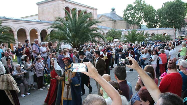 Eindrücke von Rakoczy-Ball und Gläser-Polonaise. Foto: Ralf Ruppert