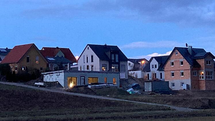 Wachenroth: Außergewöhnliches Wohnprojekt sorgt für Aufsehen - "hier entsteht kein Hobbit-Haus"