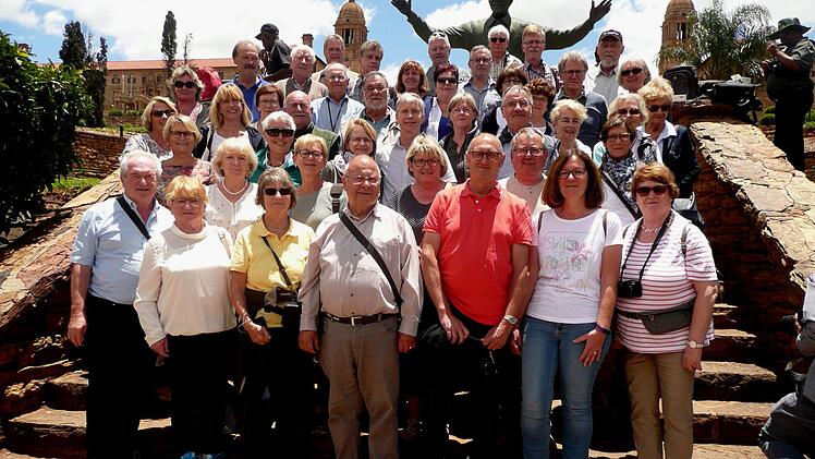 Die 43-köpfige Reisegruppe aus den Haßbergen mit Reiseleiter Günther Geiling (links). Foto: Günther Geiling