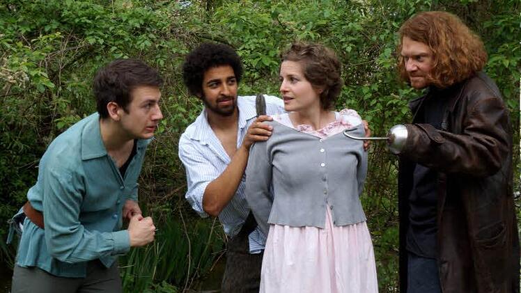 Was ist los auf dem Schiffbauplatz? "Peter Pan!" Benjamin Mangelsdorf, Pascal Averibou, Susanna Bauernfeind und Benjamin Bochmann (von links). Foto: Chapeau Claque