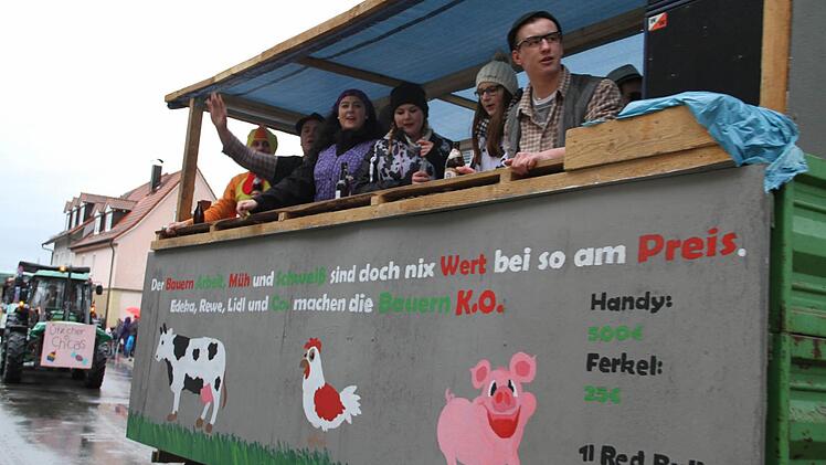 Auch die Ebensfelder Dorfjugend war mit einem Wagen vertreten.