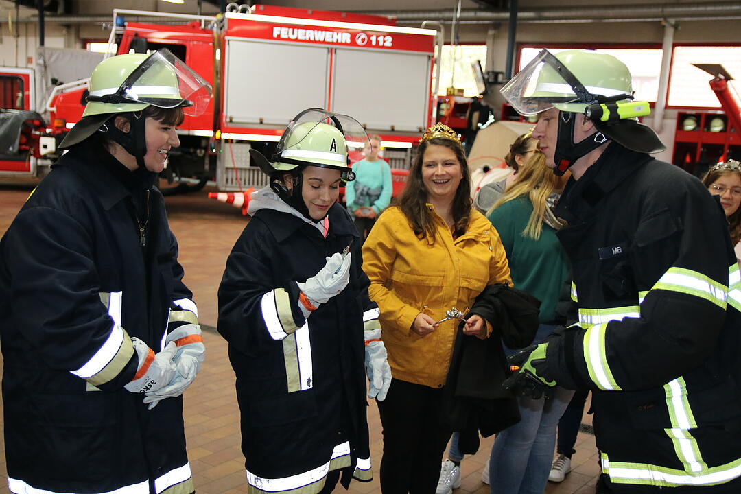 Prinzessinnen bei Feuerwehr