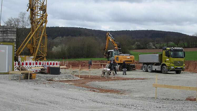 Das Terrain ist bereitet, die Arbeiten für den neuen Kindergarten in Elfershausen können beginnen.