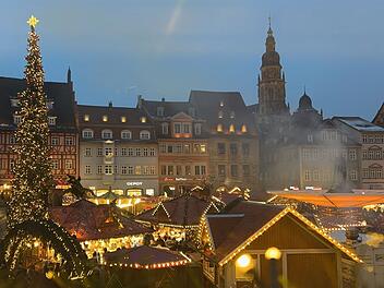 Auch dieses Jahr bereitet der Weihnachtsmarkt seinen Besuchern eine leuchtende Vorweihnachtzeit im Herzen Coburgs.