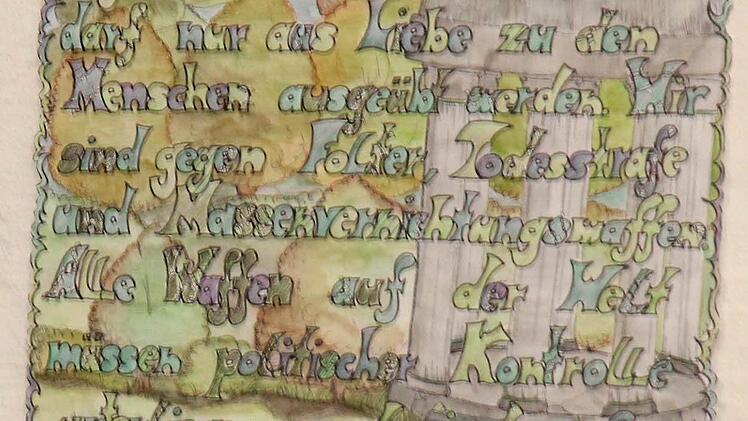 Realschüler hatten Bilder zu den Paragraphen der Friedenserklärung gemalt.