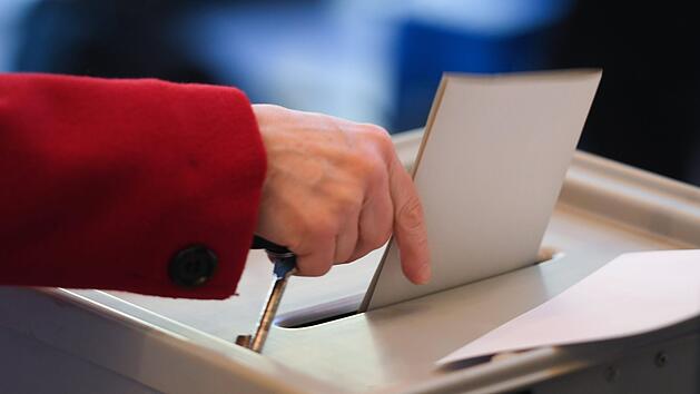 In den 30 fr&auml;nkischen Stimmbezirken stellen die Parteien zur Landtagswahl 2018 in Bayern Direktkandidaten auf. Wir zeigen, wer sich in welchem Stimmkreis zur Wahl aufstellt.  Foto: Arne Dedert/dpa