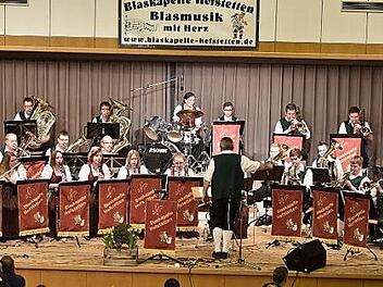 Erstmals ganz alleine gestaltet die Blaskapelle Hofstetten ihren "Abend der Blasmusik" in der Rudolf-Mett-Halle in Königsberg. Die Musiker wollen die Konzertbesucher gut unterhalten. Foto: Archiv Gerold Snater