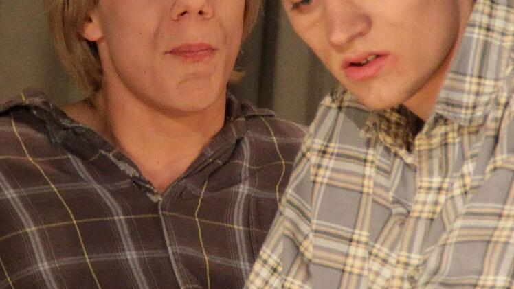 Bruno am Sterbebett seines Vaters, der im die Sinnlosigkeit seines bisherigen Lebens vorwirft.