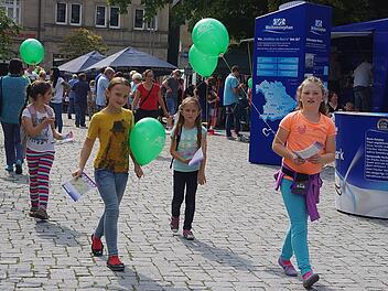 Diese jungen Damen hatten beim Stadtfest 2014 viel Spaß bei der Spiel- und Stadt-Rallye. Foto: Heike Schülein