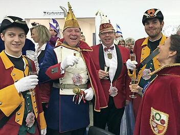 Der neue Stadtsoldat, Rekrut Michael Schütz, Prinz Udo I., Kanzler Georg Löffler, Stadtsoldat Christian Grebner sowie Prinzessin Silke II.