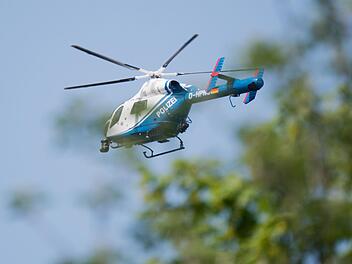 Drei vierj&auml;hrige M&auml;dchen werden seit dem Montagvormittag (07.05.2018), 09.40 Uhr, in Niederaula vermisst.  Symbolfoto:  Julian Stratenschulte/dpa