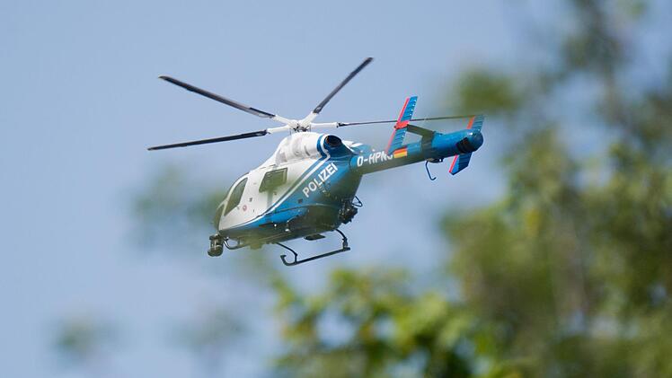 Drei vierj&auml;hrige M&auml;dchen werden seit dem Montagvormittag (07.05.2018), 09.40 Uhr, in Niederaula vermisst.  Symbolfoto:  Julian Stratenschulte/dpa