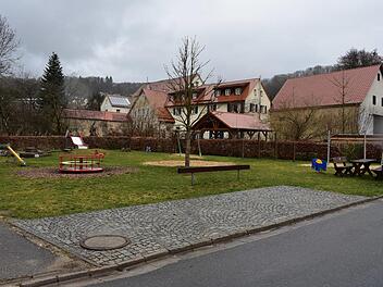 Der Spielplatz in Weißenohe soll mit Hilfe von Fördermitteln zu einem Mehrgenerationenplatz umgegestaltet werden. Foto: Petra Malbrich