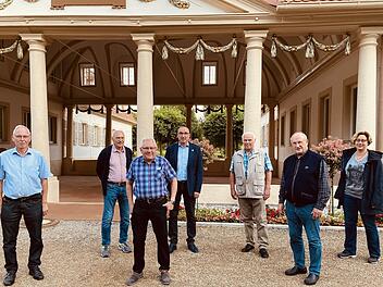 Auf dem Bild von links nach rechts der Vorstand des Vereins: Berthold Hümpfer, Rüdiger Weidinger, Helmut Wischang, Andreas Sandwall, Peter Walkenhorst, Dr. Konrad Löbmann und Beatrice Rose-Ebel.  Foto: Josefine Glöckner