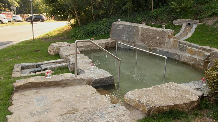 Blick auf die noch "unberührte" neue Kneipp-Anlage am Ortseingang von Neubrunn.