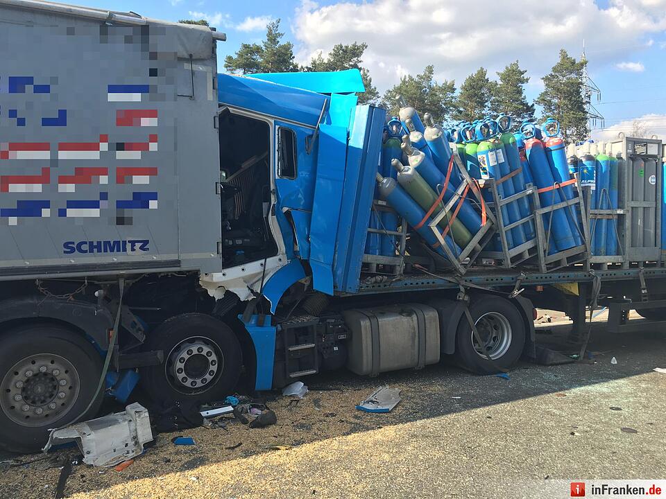 Schwerer Lkw-Unfall auf A6 bei Nürnberg