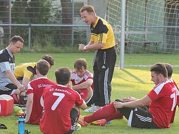 Trainer Wilhelm Satzinger hatte die Spieler des SC Adelsdorf auch für das Spiel gegen Weißenburg bestens eingestellt.