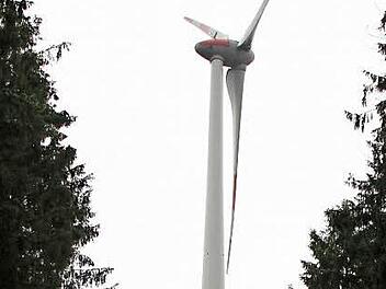 Fünf Windräder dieser Größenordnung sollen auf dem Reinberg zwischen Wildenberg und Hain errichtet werden.  Foto: Friedwald Schedel