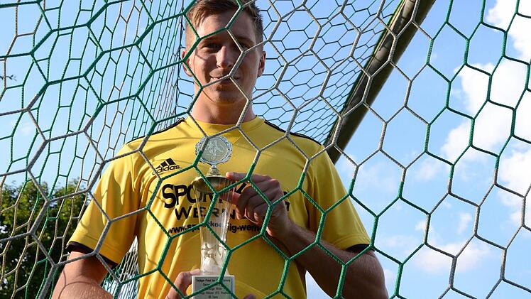 Ausnahmsweise mal selbst im Netz: Philipp Hölzer. Foto: Jürgen Schmitt