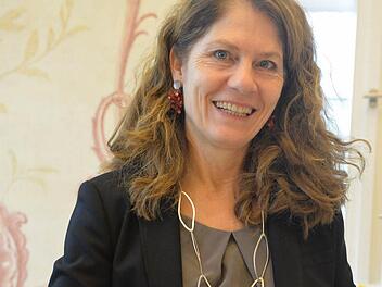 Birgit Dietz in ihrem Büro im historischen Fischerhofschlösschen in Bamberg-Gaustadt Foto: Ronald Rinklef