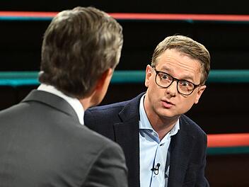 Carsten Linnemann (rechts) irritierte Moderator Markus Lanz mit seinen Aussagen zur Wehrpflicht-Debatte nachhaltig.