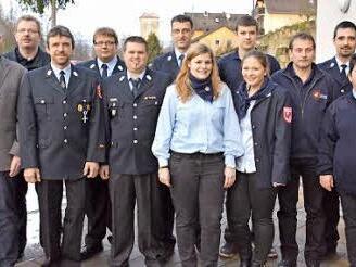 Der Vorstand der Kreisfeuerwehrjugend mit (v.l.) Bürgermeister Ralf Nowak, Kreisbrandrat Ralf Dressel, Ralf Schlinke, Andreas Franz, Kreisjugendwart Johannes Krines, Manfred Bühler, Anna Schmidt, Elias Schlinke, Alisia Pfuhlmann, Horst Burger, Johannes Schobig und Susanne Eckl.