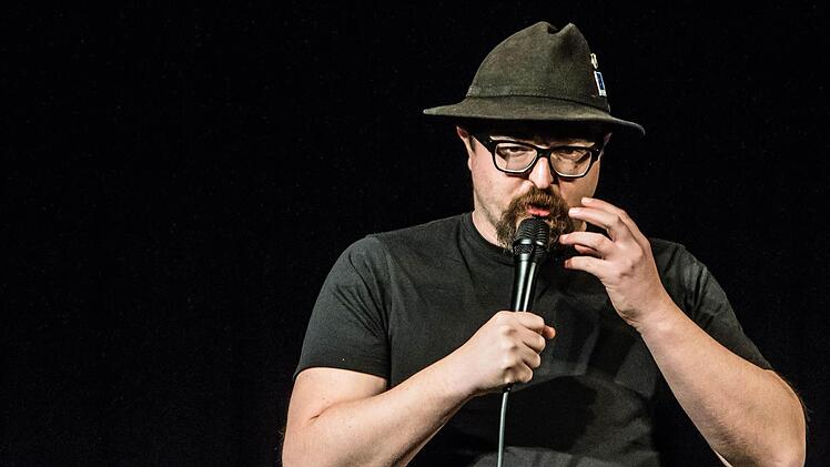 Helmut A. Binser beim Coburg-Gastspiel im "Schwarzen Bären". Foto: Jochen Berger