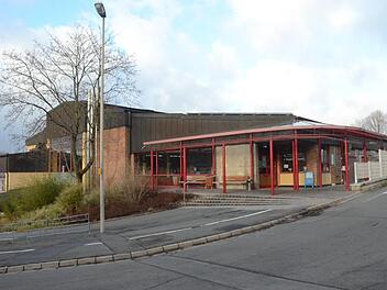 Das Crana Mare steht für längere Zeit im Fokus des Wirtschaftsplanes der Stadtwerke, es besteht dringender Handlungsbedarf. Die Badesaison im Freibad wird am 11. Mai eröffnet. K.- H. Hofmann