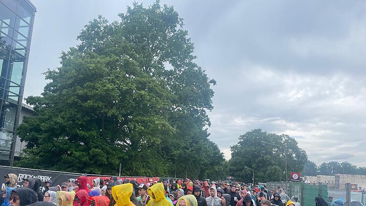 Rock im Park 2022: Starkregen erreicht Festivalgelände - auch schwere Gewitter möglich