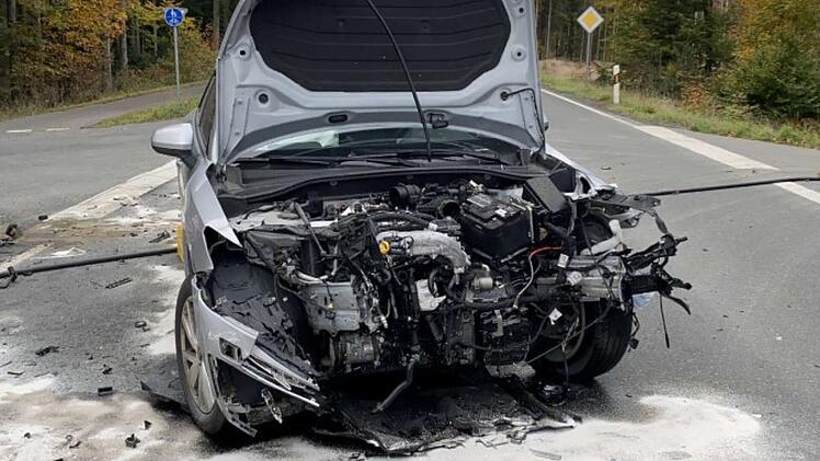 Unfall mit zwei Verletzten und Totalschäden im Kreis Kronach