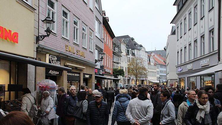 Viel los in der Spitalgasse. Foto: Simone Bastian