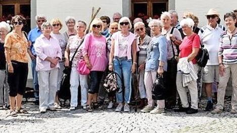 Die Herzogenauacher Heimatfreunde schauten sich in Lonnerstadt und H&ouml;chstadt um. Foto: G&auml;belein