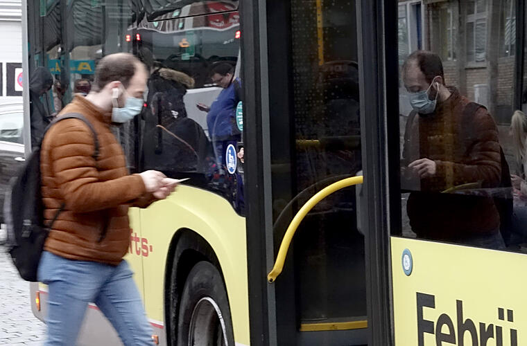 Virologe Drosten äußert sich zum Infektionsrisiko in Bus ...