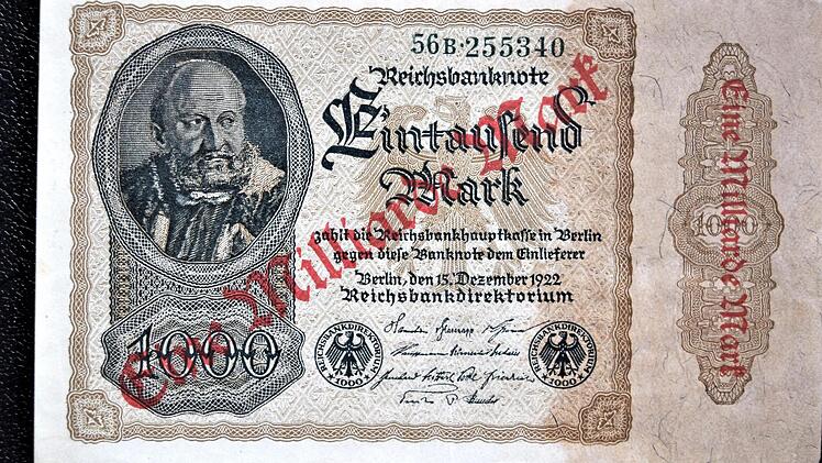 Die wundersame Geldvermehrung: aus eintausend Mark wurde eine Milliarde Mark indem man die Reichsbanknote einfach nur überdruckte.
