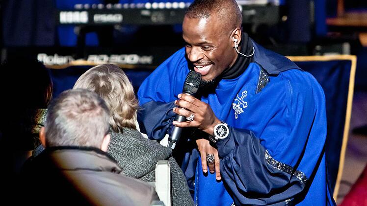 Gefeiertes Gastspiel: "The Best of Black Gospel" in der Heilig-Kreuz-Kirche Coburg.Foto: Jochen Berger