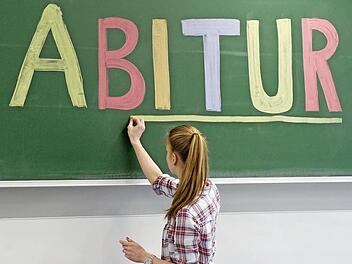 Die "Mittelstufe plus" bietet den Gymnasiasten die Möglichkeit, den Schulstoff der Mittelstufe auf ein weiteres Jahr auszudehnen. Foto: dpa