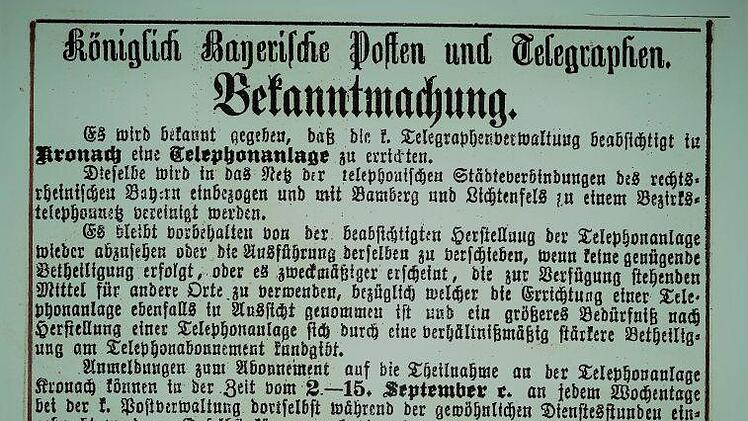 Bilder von links: Am 12. April 1945 beschießen die Amerikaner die Kronacher Post (links). Kommerzienrat Melchior Volitländer erkannte frühzeitig die enormen Vorteile des Telefons. Bekanntmachung des Königlichen Oberpostamtes am 28. August 1896. Der Telefonapparat aus dem Jahre 1905 ist heute eine Rarität.  Fotos: Gerd Fleischmann
