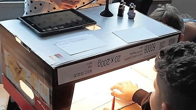 Sch&uuml;ler an der Trick-Box: Die digitale Welt er&ouml;ffnete sich die Eltmann Mittelsch&uuml;lern bei der App-Entwicklung.  Foto: G&uuml;nther Geiling