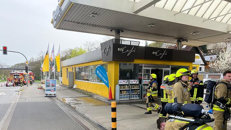Agip-Tankstelle komplett ausgebrannt: Brand in Höchberg