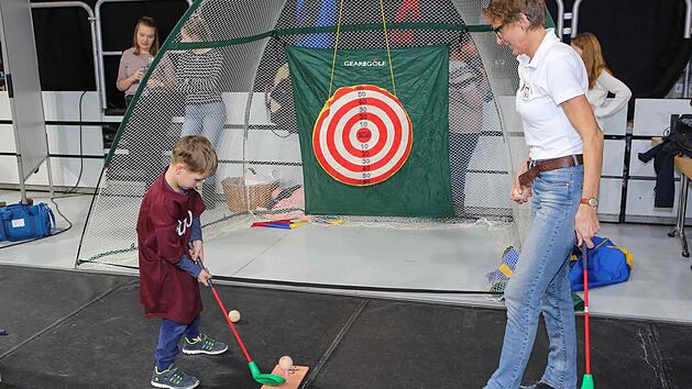 Auch Golf wurde in der Arena angeboten. Foto: RiegerPress
