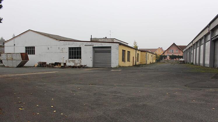 Die größtenteils versiegelten Flächen sollen für das künftige Wohngebiet entsiegelt werden. Evi Seeger