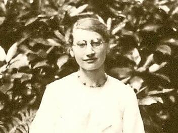 Luise Löwenfels nach Beendigung ihrer Ausbildung als Kindergärtnerin 1935. Foto: Copyright Generalat der Armen Dienstmägde Jesu Christi (Dernbacher Schwestern)