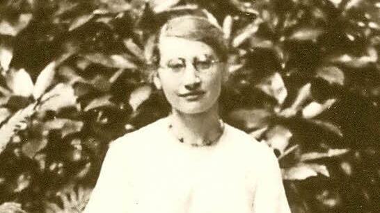 Luise Löwenfels nach Beendigung ihrer Ausbildung als Kindergärtnerin 1935. Foto: Copyright Generalat der Armen Dienstmägde Jesu Christi (Dernbacher Schwestern)