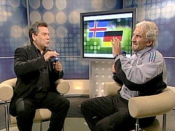 Am 6. September 2003 rastete Rudi Völler bei Waldemar Hartmann aus: "Weißbier-Waldi" ist seither ein fester Begriff. Foto: ARD/NDR dpa