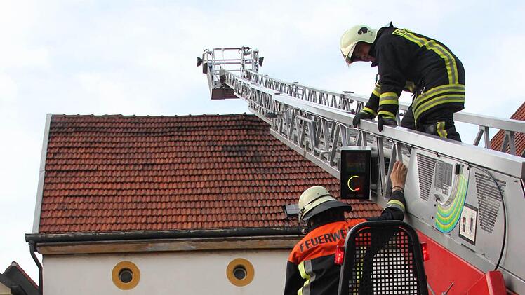 Im Gebäude einer ehemaligen Bäckerei in der Haßfurter Unteren Hauptstraße war ein Brandstifter schon im April am Werk; jetzt schlug er wieder zu, und zwar im Nachbargebäude. Foto: Archiv