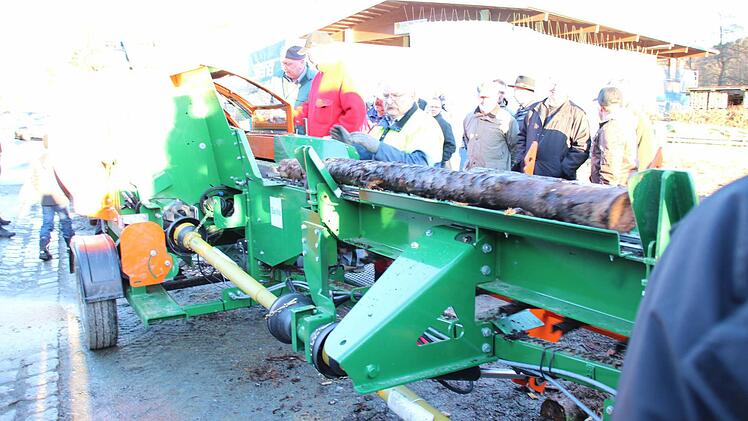 Die Stämme werden automatisch eingezogen. Foto: Friedwald Schedel