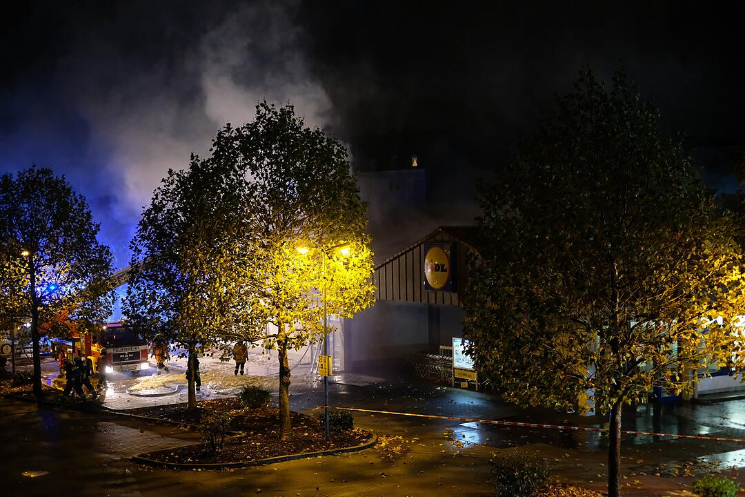 Nürnberg: Lidl brennt
