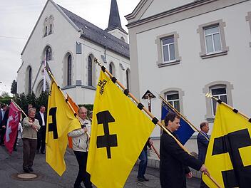 Am Festzug durch Wilhelmsthal beteiligten sich zahlreiche KAB-Abordnungen.Heike Schülein