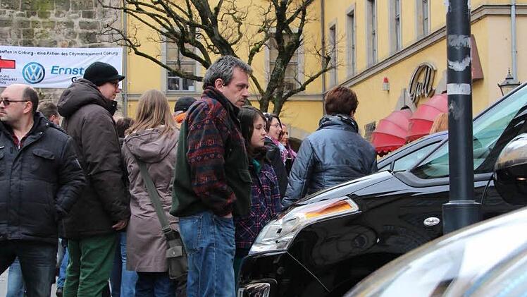 Am vergangenen Sonntag präsentierte sich Coburg verkaufsoffen - zum Brunnenmarkt mit Automeile.