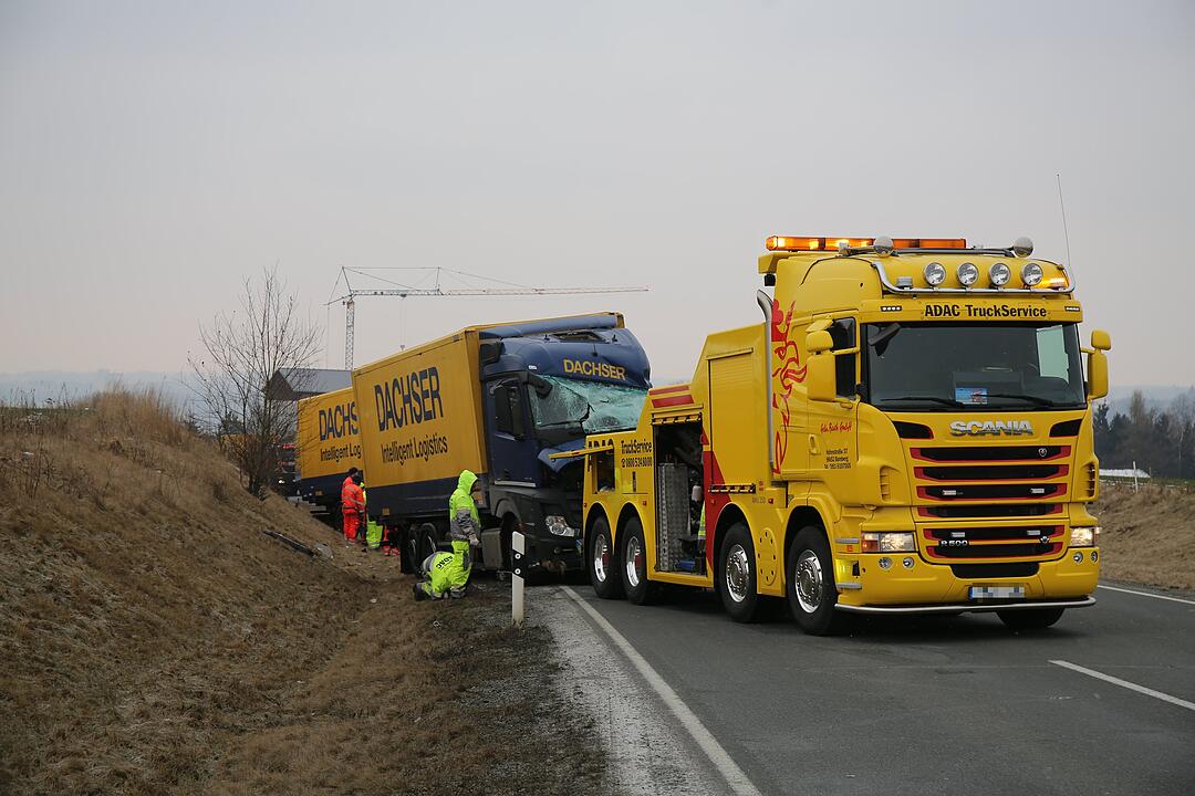Schwerer Lkw-Unfall im Landkreis Hof